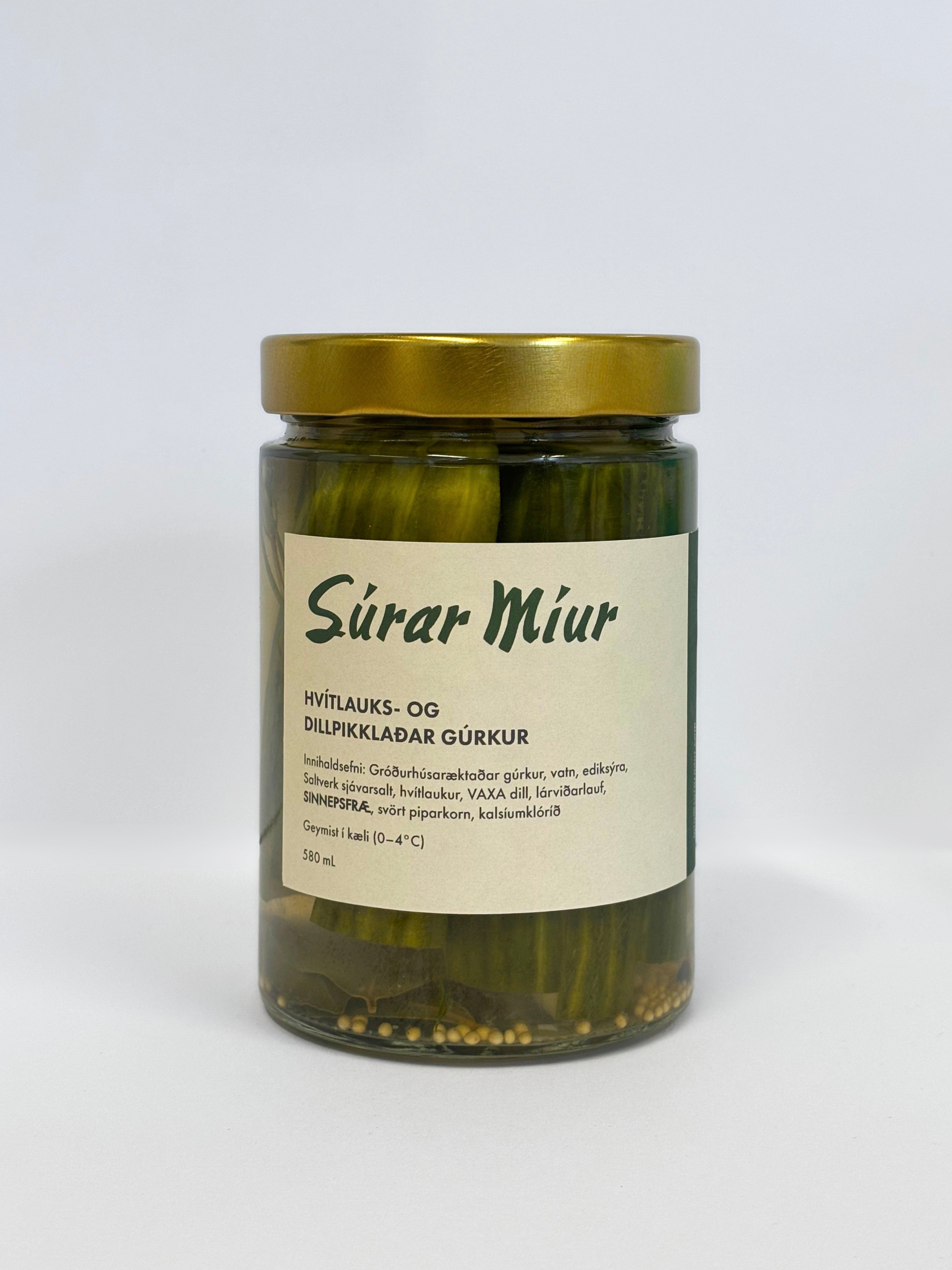 Garlic and dill pickled cucumbers